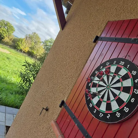 فيلة Beautiful House With Pool Table In A Setting