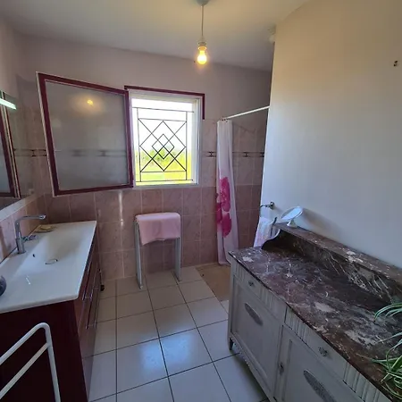 Villa Beautiful House With Pool Table In A Setting *